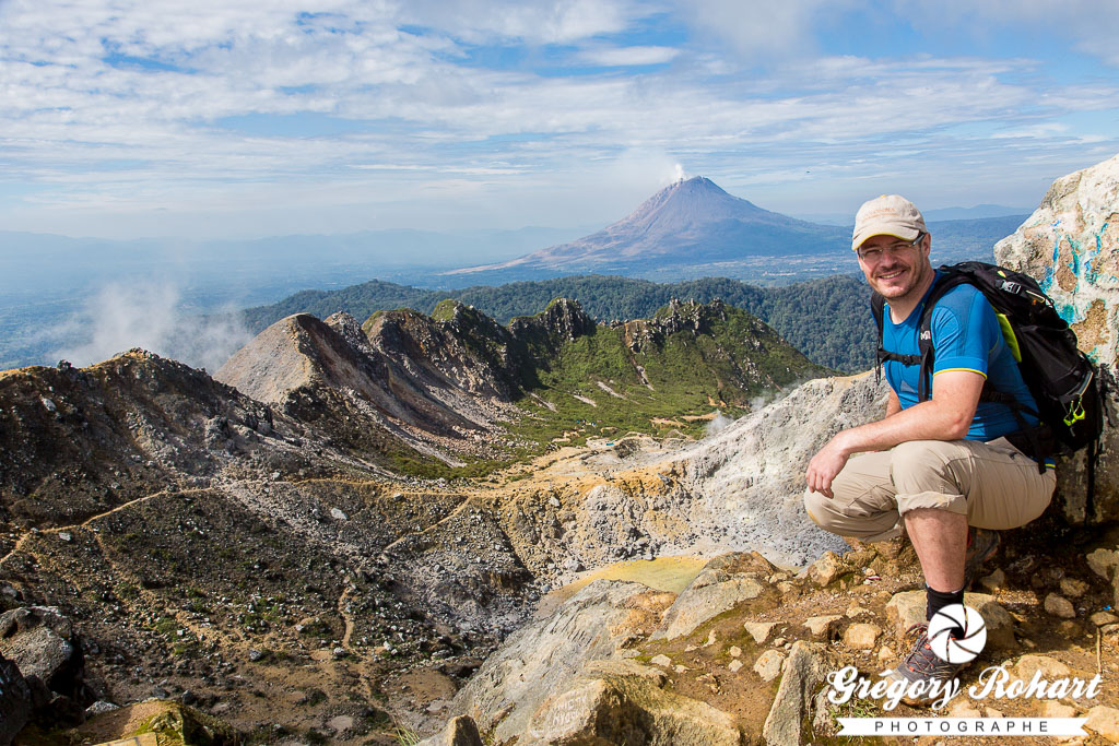 Au sommet du volcan Sibayak à Sumatra