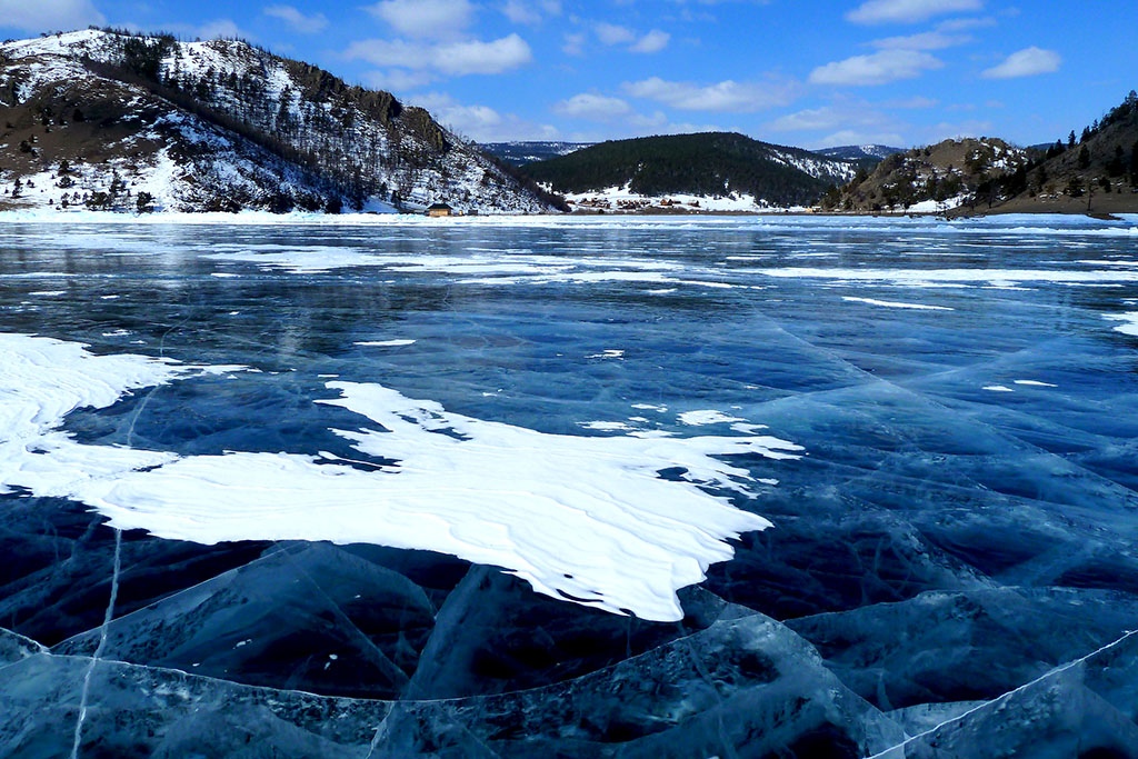 trek hivernal sur le lac Baïkal