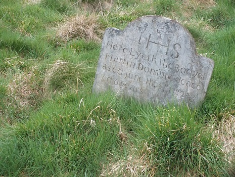 Tombe abandonnée à Stranakely