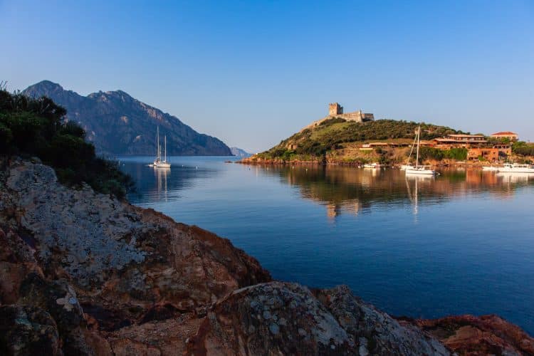 Girolata, Mare è Monti