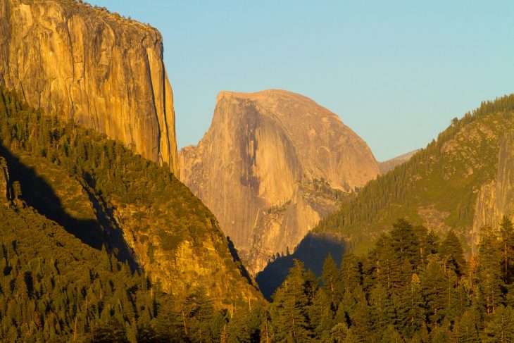 Couleurs chaudes de fin de journée sur le Half Dome