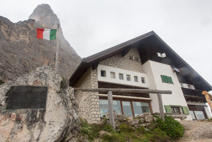 Refuge Venezia au pied du Pelmo dans les Dolomites