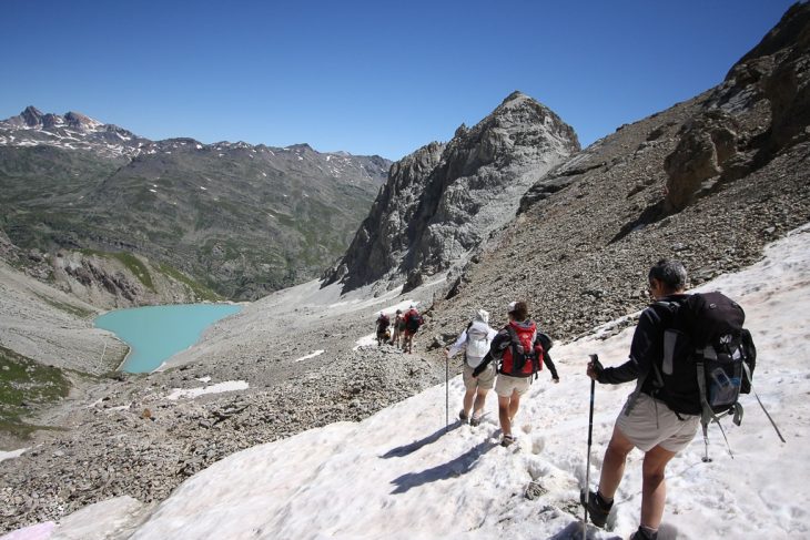 10 treks dans les Alpes accessibles en train ou en bus