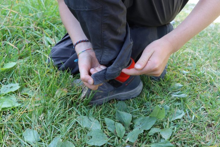 Test du pantalon de randonnée Quechua MH550 pour enfant