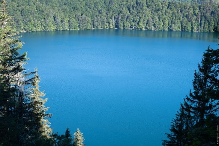 lac Pavin sur le tour du Cézallier