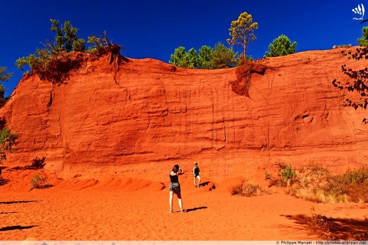 Colorado provençal : mur d'ocre