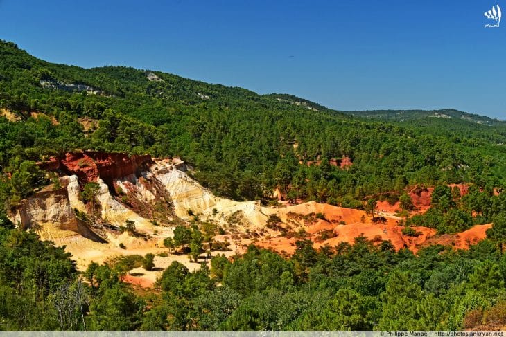 panorama sur le Colorado provençal de Rustrel (Luberon)