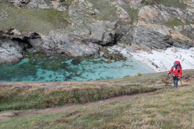 eaux turquoises sur le Tour de Belle-Ile en mer