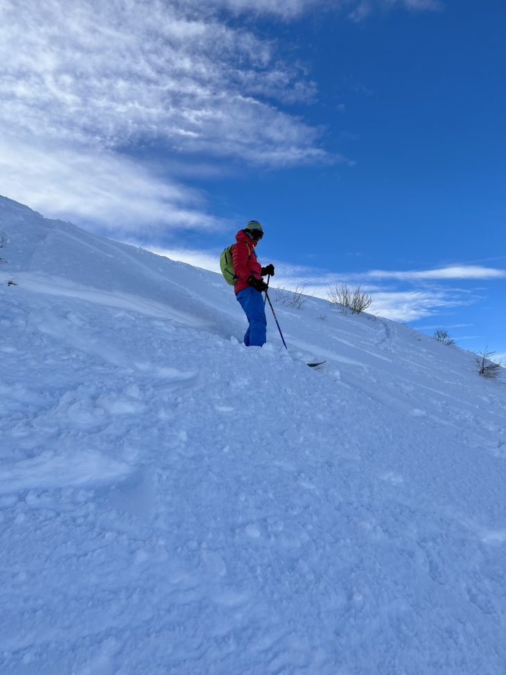 En tarantaise avec la doudoune FjällRäven Expedition Pack Down Hoodie