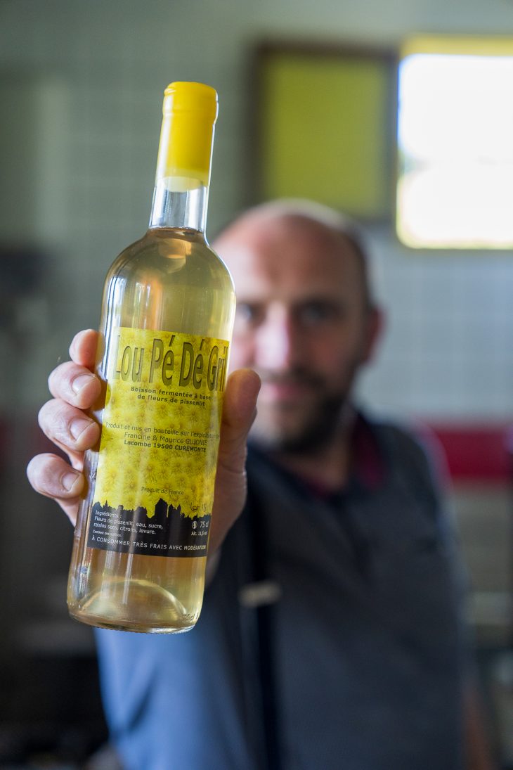 Apéritif de fleurs de pissenlit Lou Pé Dé Gril à Curemonte