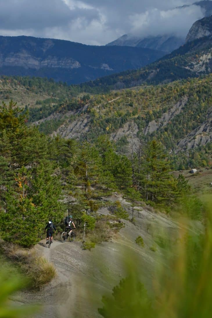 VTT autour de Digne-les-Bains entre Terres Noires et Terres Grises