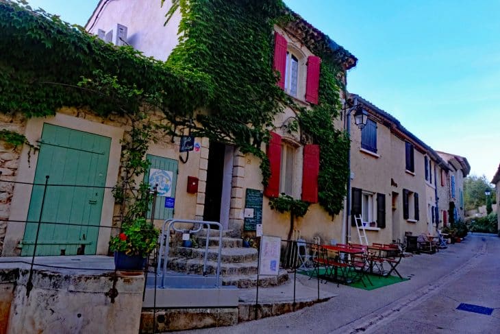 Gîte d'étape Le Vieux Presbytère (Vitrolles-en-Luberon, Vaucluse)