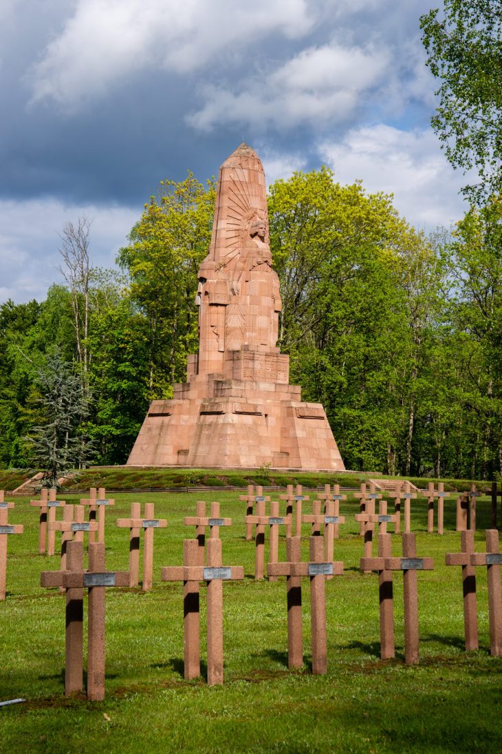 Nécropole de la Fontenelle, GR® de Pays de la Déodatie (boucle Nord)