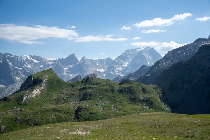 Tour des glaciers de la Vanoise en bivouac : vue du refuge de la Valette