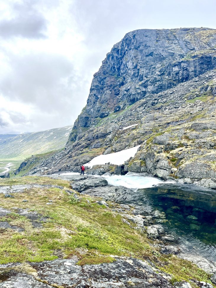 lac de Hellertjonne, Traversée du Jotunheimen à pied