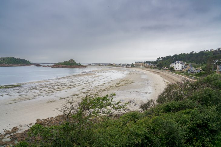 Plage de Tresmeur, Tour de la Côte de Granit Rose