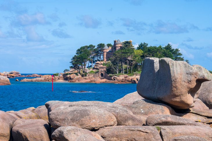 Château de Costaérès, Tour de la Côte de Granit Rose